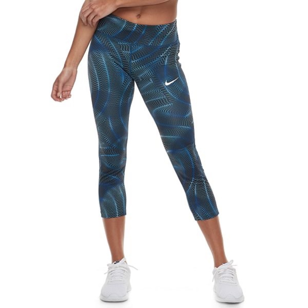 Women’s Nike Power Essential Running Capri - Size Medium